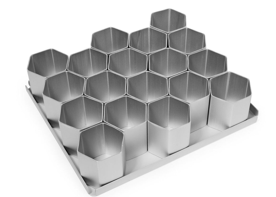 Silverwood bakeware  18 Piece 2 inch Hexagon Multi Mini Set