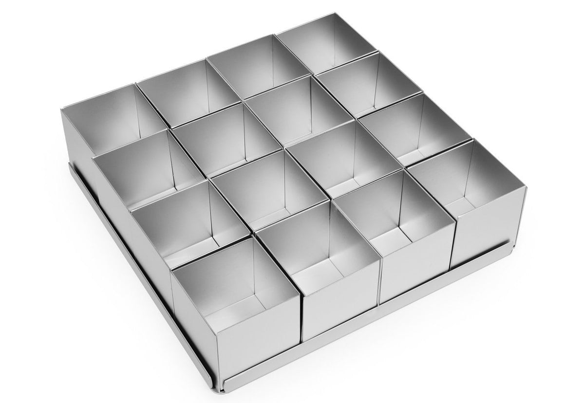 Silverwood bakeware  16 Piece 2 inch Square Multi Mini Set